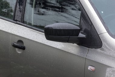  Damlacıkları desen ve dokuları üzerinde ıslak motorlu araçlar için 