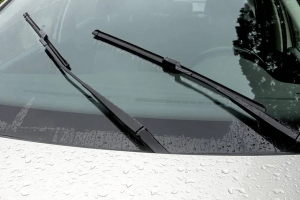 Wet Windshield Reflections Patterns Textures and Wiper Blades — Stock Photo, Image