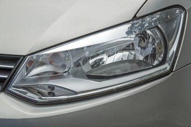  Araç Kafa Lambasının Desen Yansımaları Ve Dokuları