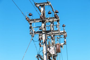 Havai elektrik hattı kavşak çelik kutup