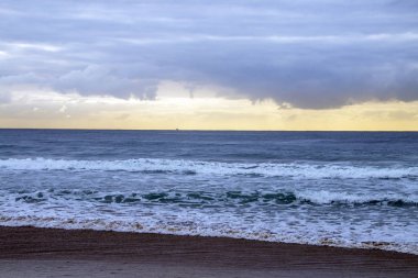 Bulutlu plaj deniz ve gökyüzü deniz manzarası Durban