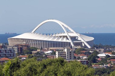 Moses Mabhida Stadyumu ve Durban kıyı manzarası