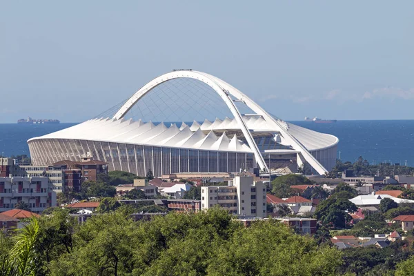 Moses Mabhida Stadium and Coastal Skyline in Durban — Stock Photo, Image