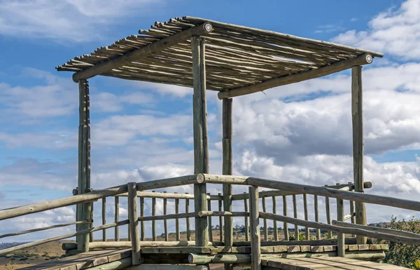 Emply houten paal toren op Childrens Jecreational Jungle Gym — Stockfoto
