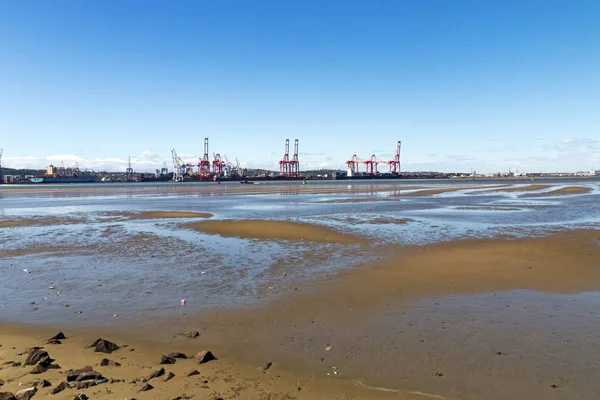 Low Tide and Blue Sky in Durban Harbor — Stock Photo, Image
