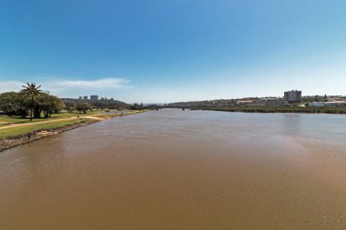 Kirli çamurlu Umgeni River Haliç Blue Lagoon Durban