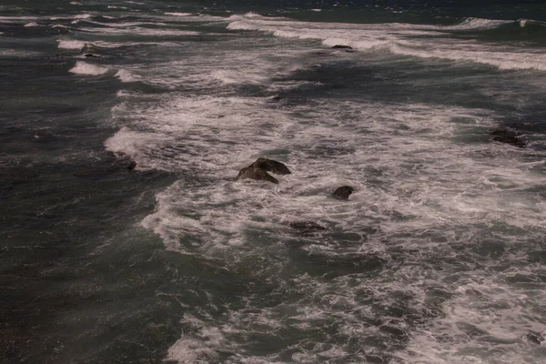 Белая Вода Вызванная Скалами Мелководье Пляжа Умланга — стоковое фото
