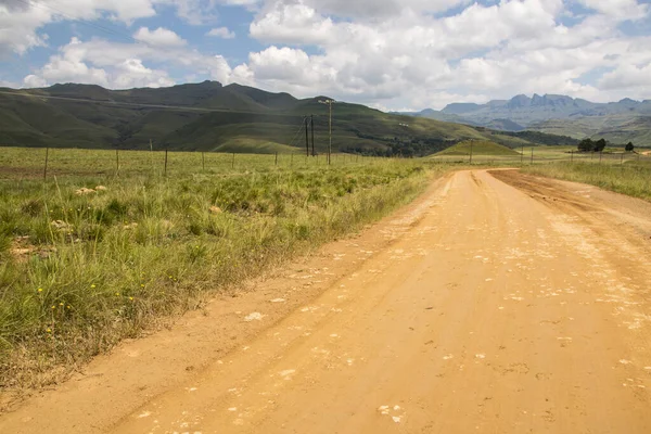 Brudna Droga Prowadząca Góry Drakensberg Republice Południowej Afryki — Zdjęcie stockowe