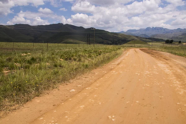 Brudna Droga Prowadząca Góry Drakensberg Republice Południowej Afryki — Zdjęcie stockowe