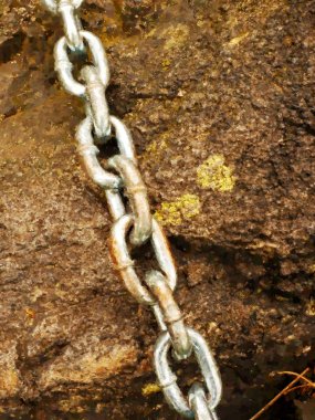 Suluboya etkisi. Çelik zincirin son düğümü. Ferrata ile dağcılar yolu. 