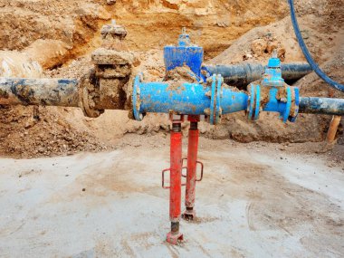 İçecek su boruları gate vanalar ve azaltma üyeleri katıldı. Onarılan bitmiş 