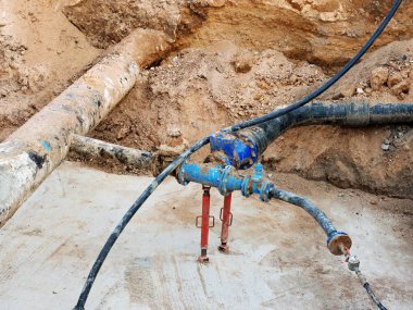 İçecek su boruları gate vanalar ve azaltma üyeleri katıldı. Onarılan bitmiş 