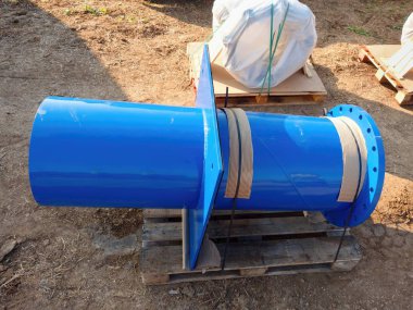Vidalar ve fındık ile 500mm içecek su ortak birim ayrıntılarını. Yaka boru montaj