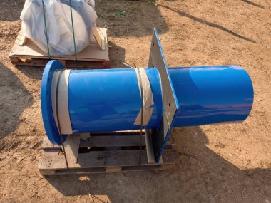 Vidalar ve fındık ile 500mm içecek su ortak birim ayrıntılarını. Yaka boru montaj
