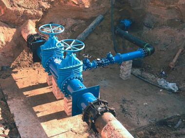 Ana şehir su boru hattı underground inşaatı.