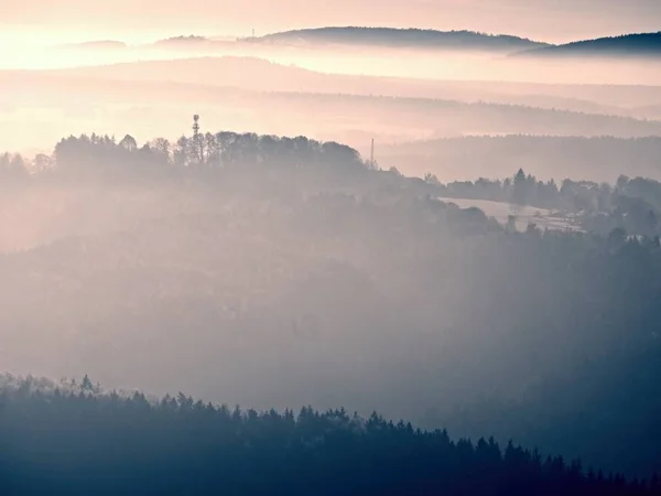 Silhouette utsikt över bergen på solnedgången, national park — Stockfoto