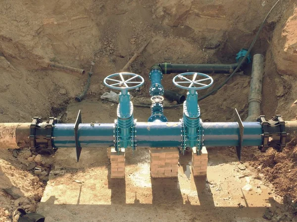 Byggandet av huvudsakliga staden vattenförsörjning pipeline underground. — Stockfoto