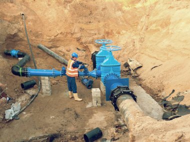 500 mm çapında boru teknik açık kapı valfi. Yeni siyah esnek üyeler