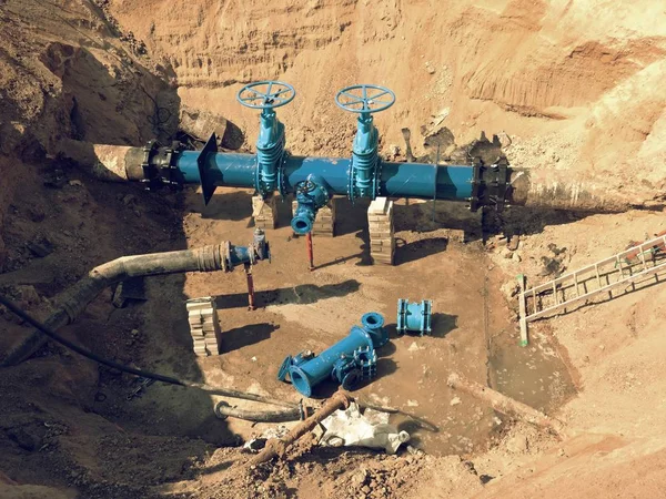 500 mm dricka vatten Gate valve gemensamma med skruvas rör montering - reparation av huvudsakliga vattenledning — Stockfoto