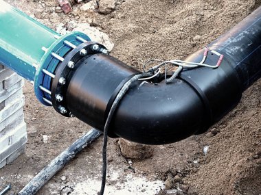 Bağlantı Hdpe boru ve ana çelik boru, kapı Vana. Kaynaklı plastik boru, vida bağlantısı. 