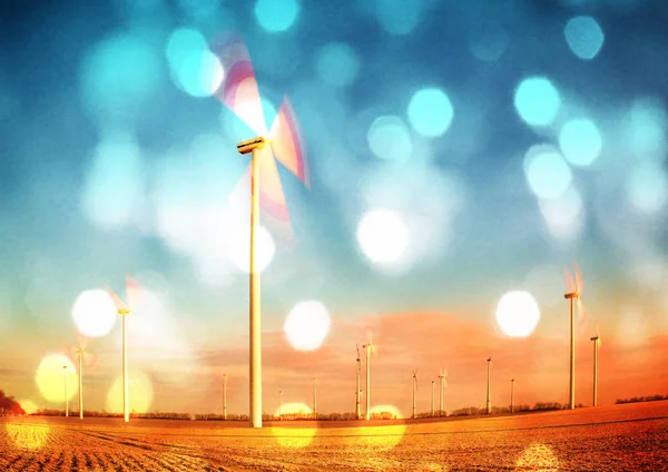 Film grain. Turbines éoliennes modernes produisant de l'énergie dans la matinée ensoleillée du printemps. Style Vintage effet tonique — Photo