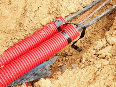 HDPE ve protectivep tüpte tel. Bina metalik ve fiber optik kablo hatları, 