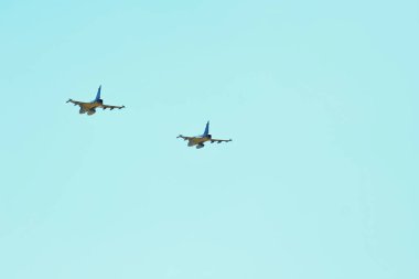 Jas 39 Gripen, jet avcı uçağı gökyüzünde birkaç