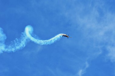 Memorial Airshow. Ekstra 330, especial akrobasi uçak uçan akrobasi ekibi