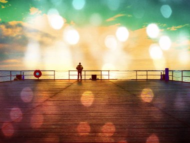 Film etkisi. Adam ayakta, Küpeşte köstebek ve denize sabah ufuk üzerinde seyir. Güneşli mavi gökyüzü, yumuşak su seviyesi