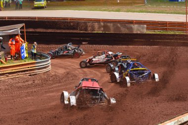 1-2 Temmuz 2017, Autocross Nova Paka, FIA Avrupa Şampiyonası, Çek Cumhuriyeti'nde. Adamcağız araba ve süper arabası.