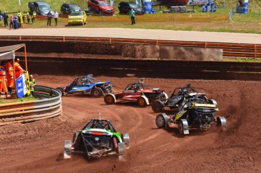 1-2 Temmuz 2017, Autocross Nova Paka, FIA Avrupa Şampiyonası, Çek Cumhuriyeti'nde. Adamcağız araba ve süper arabası.