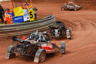 1-2 Temmuz 2017, Autocross Nova Paka, FIA Avrupa Şampiyonası, Çek Cumhuriyeti'nde. Adamcağız araba ve süper arabası.