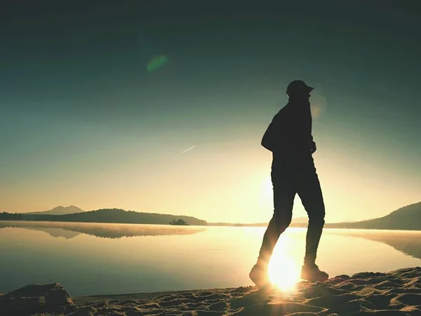 Man running at morning sea. Each day morning workout — Stock Photo, Image