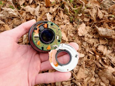 6 Şubat 2017. Benim Olympus 12-40 f2.8 lens ile fotoğraf makinesi aşağı düşmek köprü nehir içinde taşlar için.