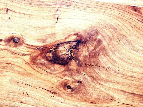 Détail de panneau en bois de pin. Bois de pin rustique naturel avec structure et nœuds — Photo