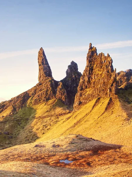 Paisaje rocoso escocés en la isla de Skye. Viejo de Storr — Foto de Stock