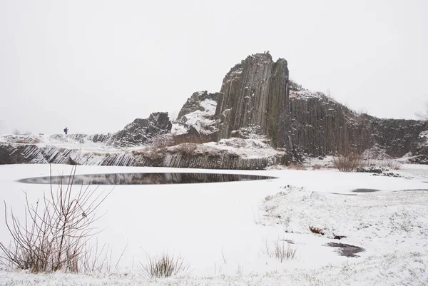 Winter basalt formation Panska skala, close Kamenicky Senov in Czech Republic — Stock Photo, Image