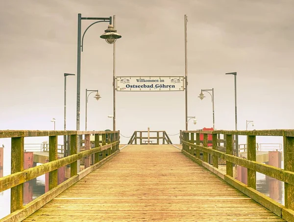 Goehren の桟橋。ドイツのリューゲン島の東の海岸に近い. — ストック写真