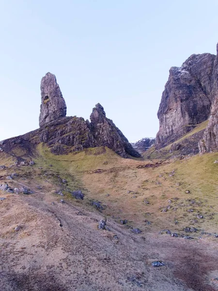 Paesaggio roccioso scozzese nell'isola di Skye. Vecchio di Storr — Foto Stock