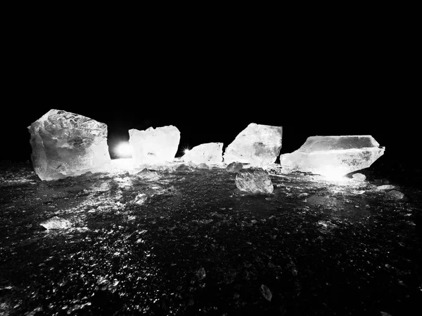 フラット氷河表面に青い氷を当てます。スポット光を輝かせる詳細のおかげで — ストック写真