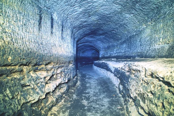 Gammal Sandsten Vatten Tunneln Minerade Grottor Grottan Sandsten Tunnel Fuktade — Stockfoto