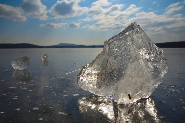 Astratto Lago Ghiacciato Modello Strutturato Pezzi Ghiaccio Superficie Piana Vetro — Foto Stock