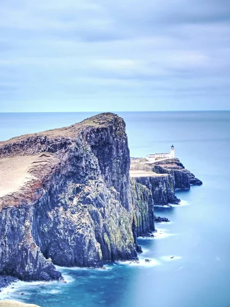 Neist Point peninsula with lighthouse is a very photographed place — Stock Photo, Image