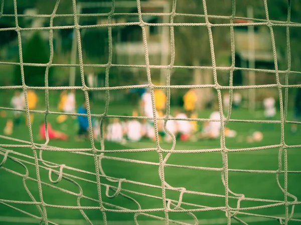 Cuelgue doblado blanco negro fútbol redes fútbol fútbol red . — Foto de Stock
