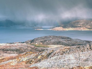 Havadan görünümü ile balıkçı köyü, bay. Ayırt edici İskandinav sahne 