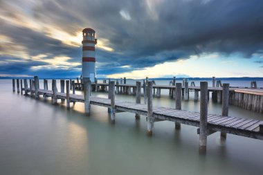 Neusiedd Gölü 'ndeki Deniz fenerine romantik bir akşam yürüyüşü!
