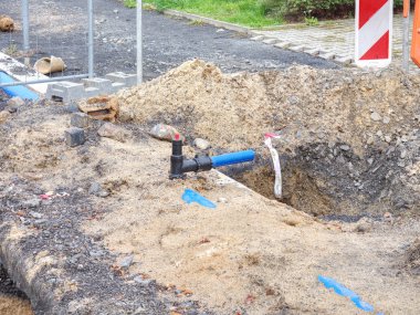 Topraktaki PVC Su Borusu, Aile Evi için Su Sistemi. 