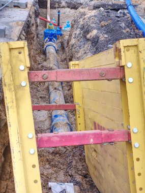 Su kuyusu için düz çelik işlemeli beton şerit temel