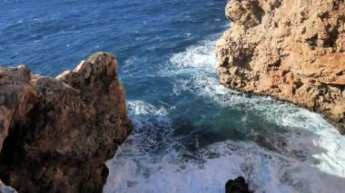 Mallorca Adası, Calvia, L 'olla adında popüler doğal bir nesne. Cal d 'en Monjo olarak bilinen küçük körfezde daire çiz