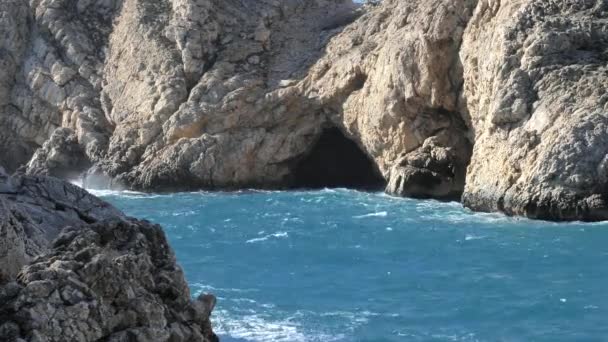 Calo Monjo Bay Cienka Szyjka Niesamowitej Zatoki Spokojną Czystą Wodą — Wideo stockowe